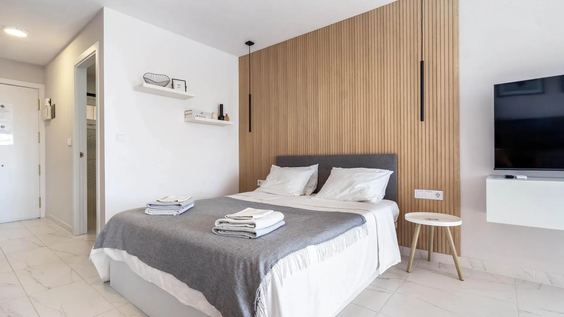 Modern Studio Apartment With Sea Views 5 Min From The Beach Sitio de Calahonda
