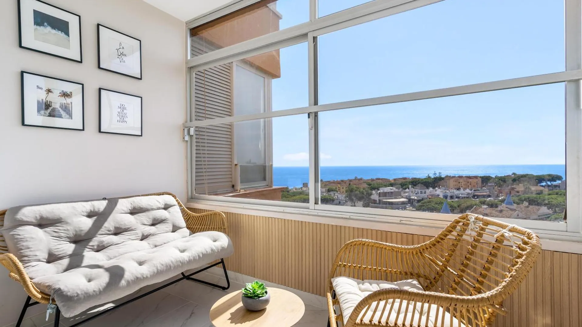 Modern Studio Apartment With Sea Views 5 Min From The Beach Sitio de Calahonda