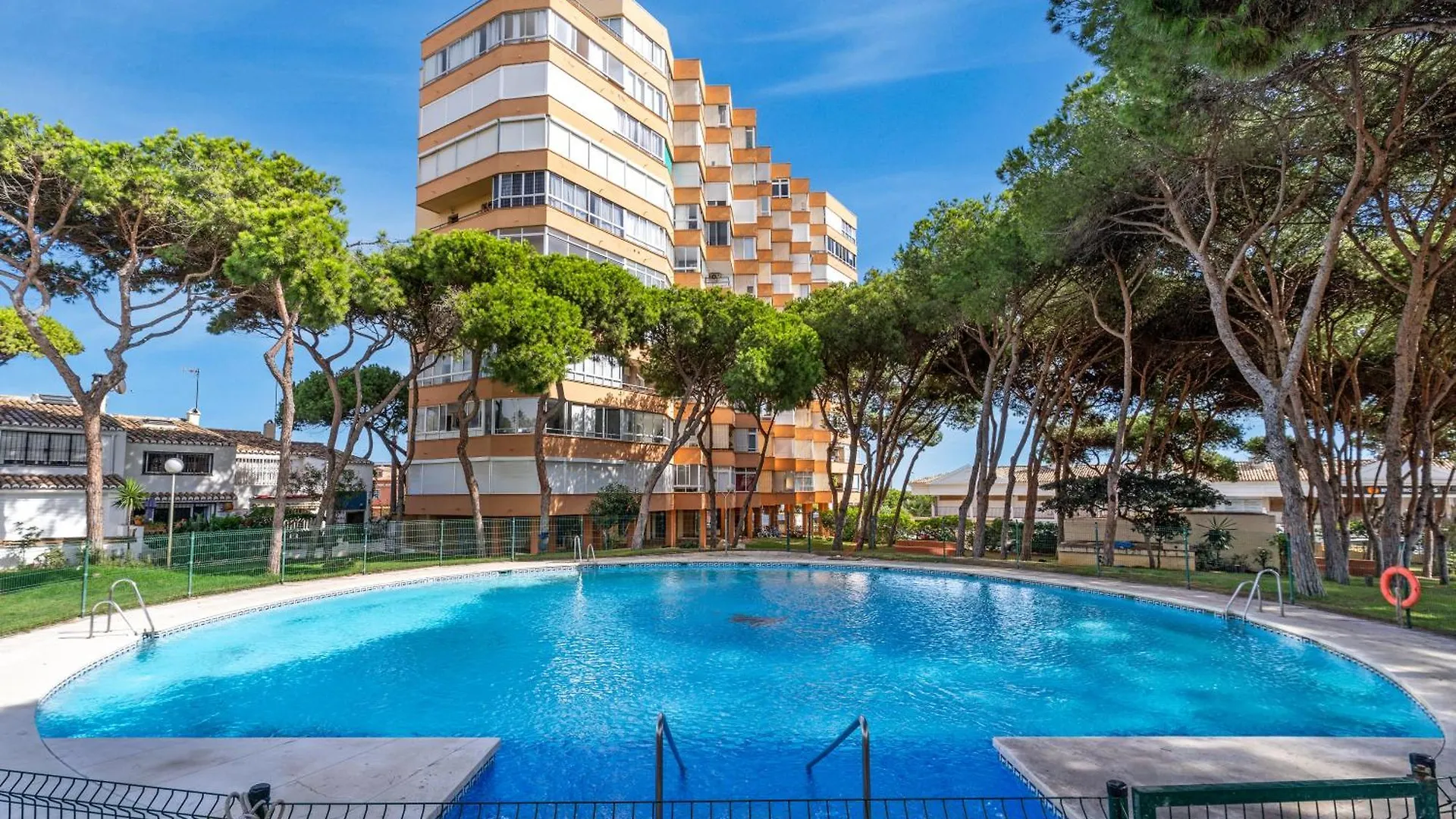 Modern Studio Apartment With Sea Views 5 Min From The Beach Sitio de Calahonda 0*,  Spanien